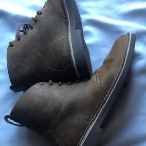 Clarks Mens Size 9 Boots